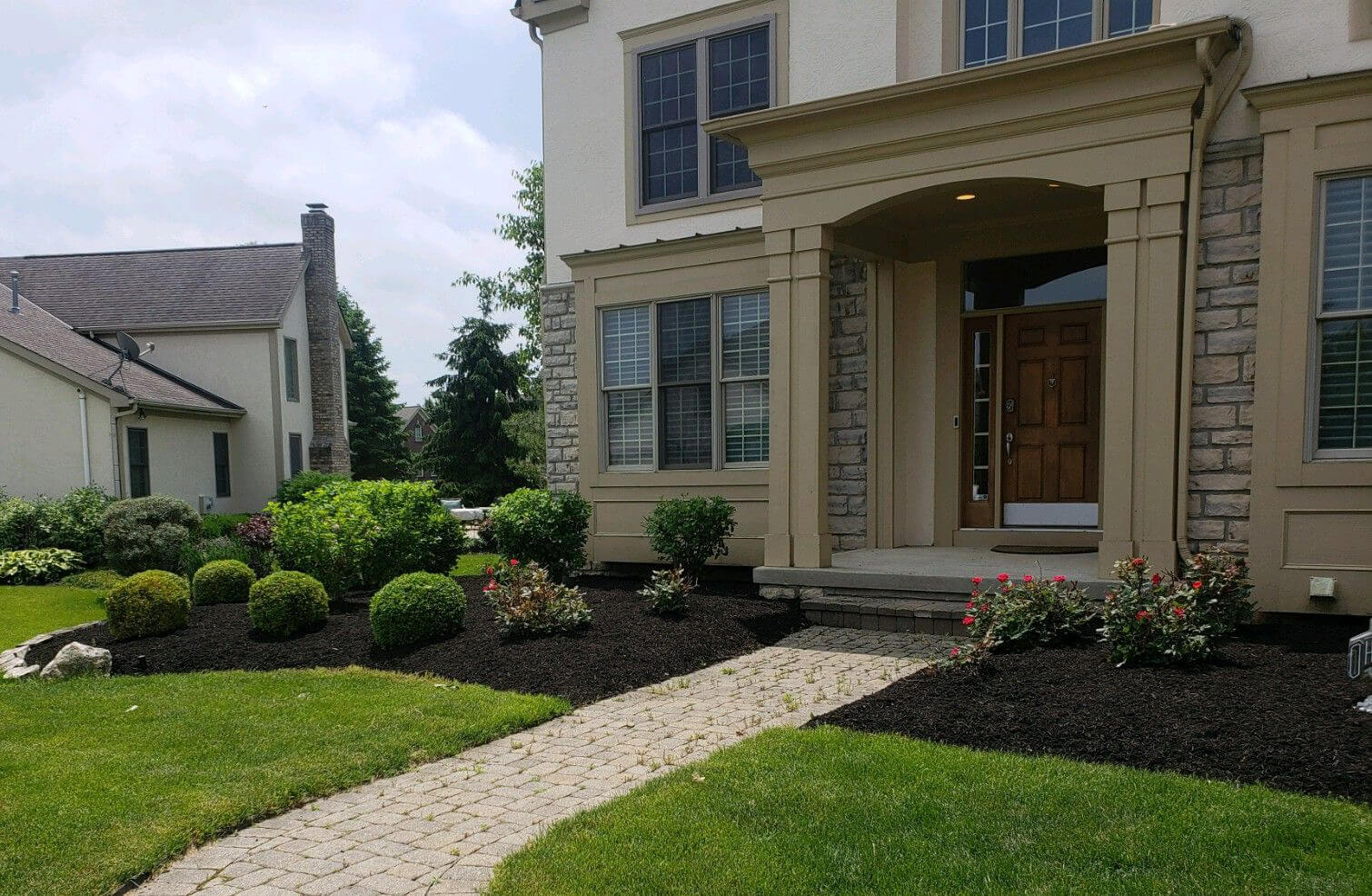 Green Tree Columbus landscaping mulch flower beds