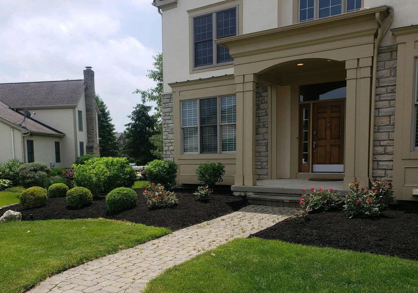 Green Tree Columbus landscaping mulch flower beds